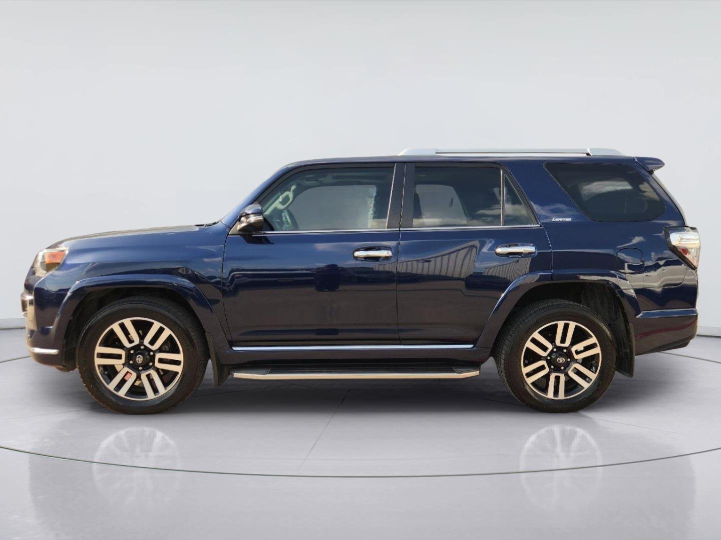 2018 Toyota 4Runner photo 4 of 34