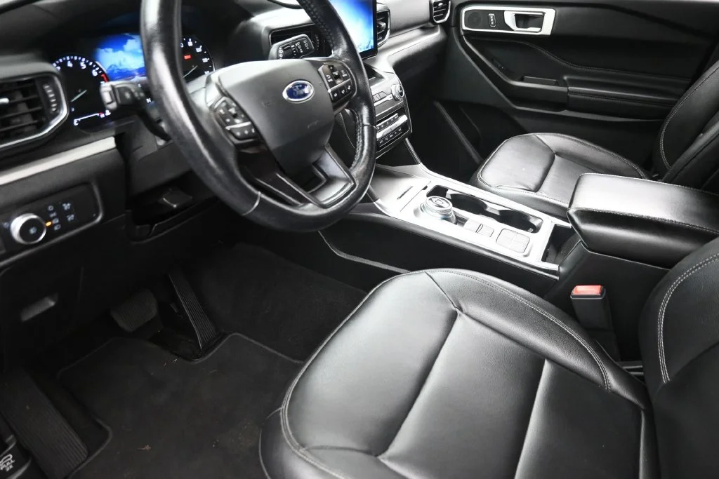 Used 2020 Red Ford XLT image 19