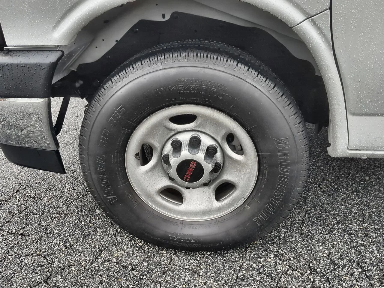 New 2025 Summit White GMC Work Van image 29