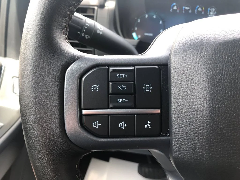 Used 2025 Black Ford XLT image 29