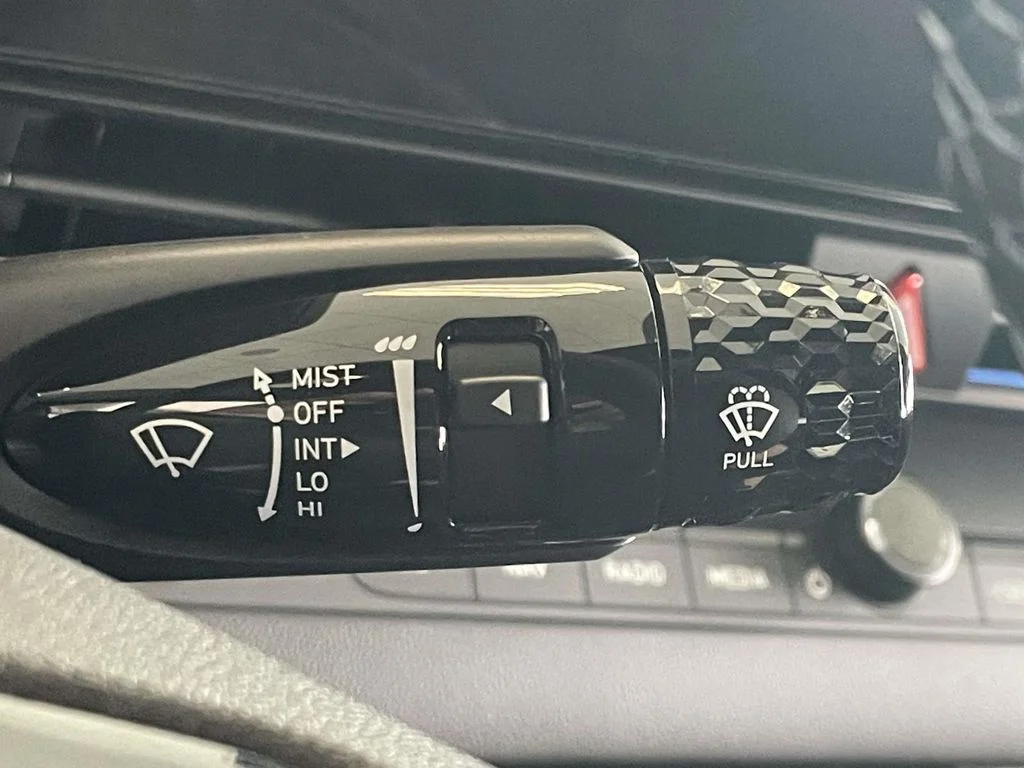 New 2026 White Hyundai Base image 24