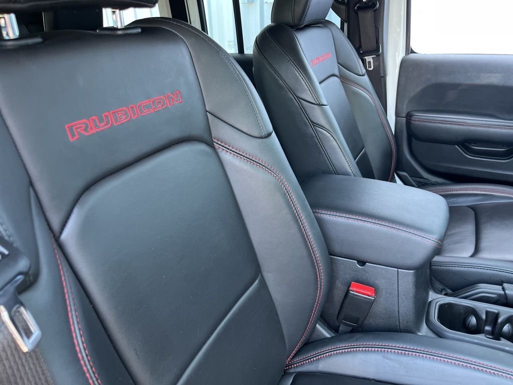 Used 2025 Bright White Clearcoat Jeep Rubicon X image 45