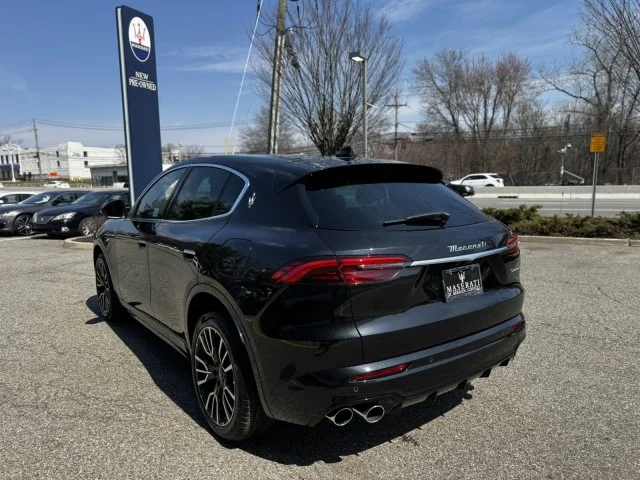 New 2025 Nero Tempesta Metallic Maserati Premium SPORT image 8