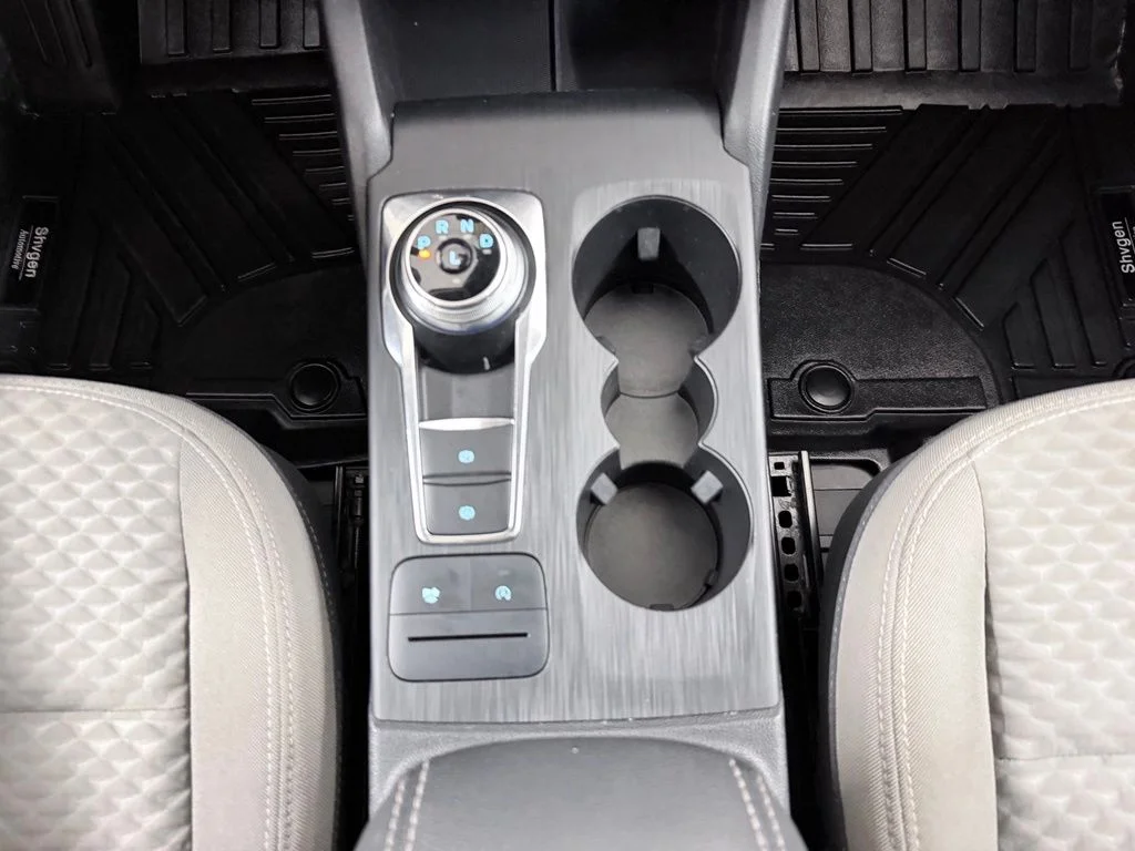 Used 2020 Red Ford SE image 30
