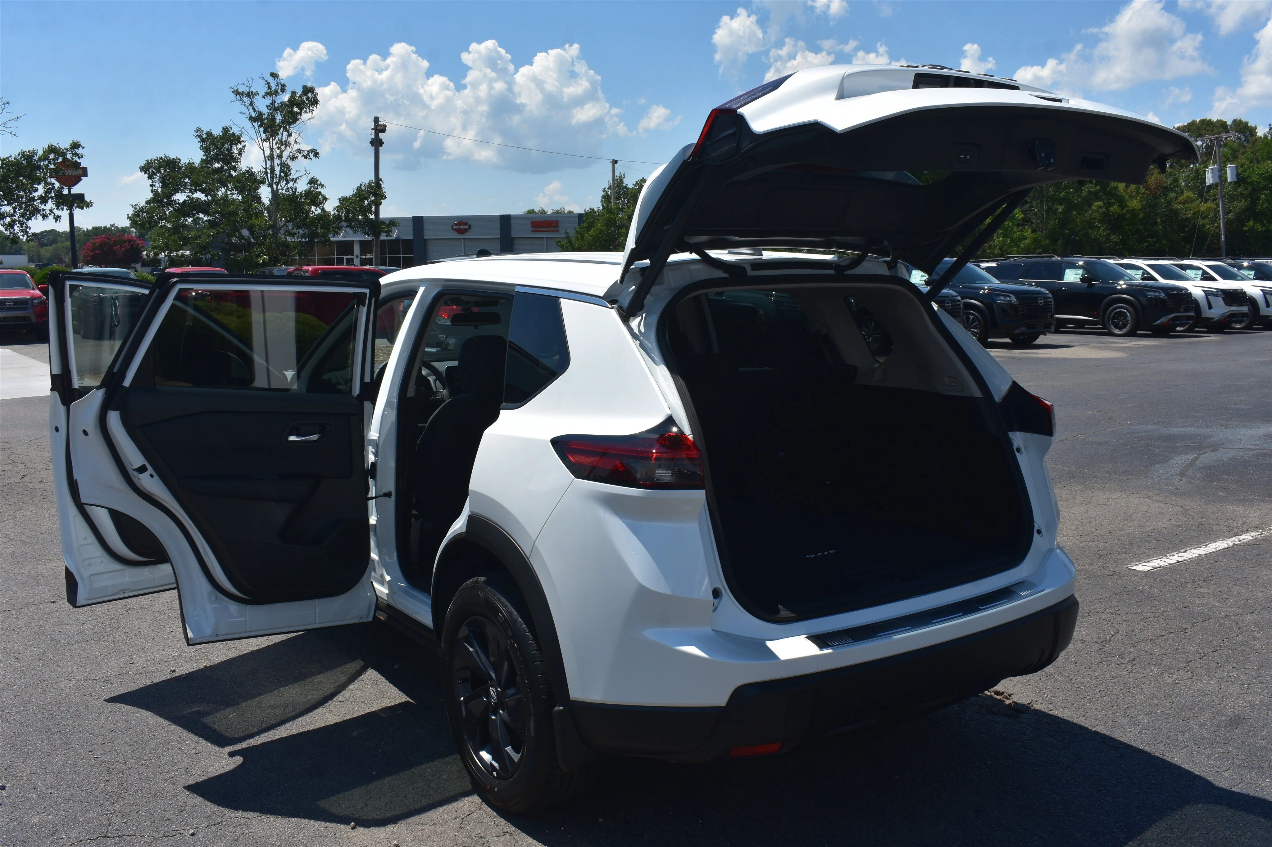 New 2026 Everest White Pearl Tricoat Nissan SV image 15
