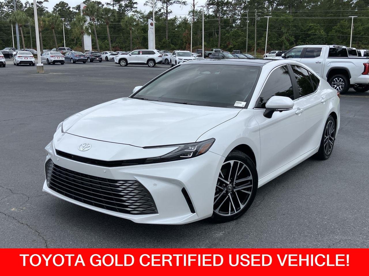 Used 2025 White (Wind Chill Pearl) Toyota XLE image 1