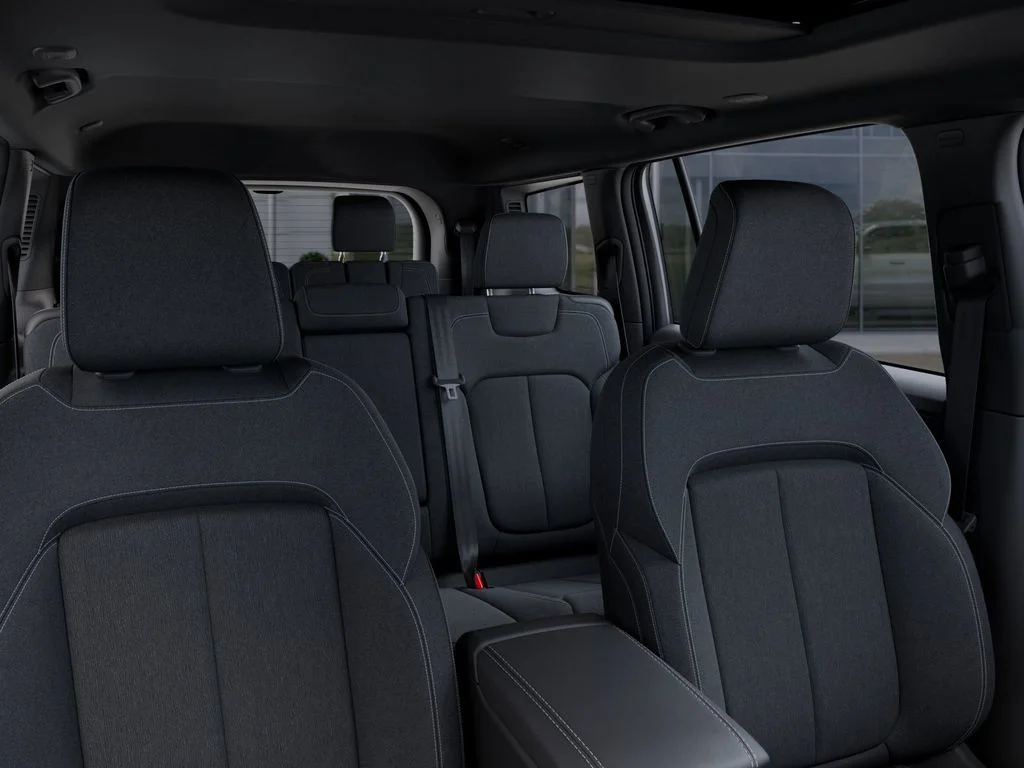 New 2025 Velvet Red Pearl-Coat Exterior Paint Jeep Laredo image 27