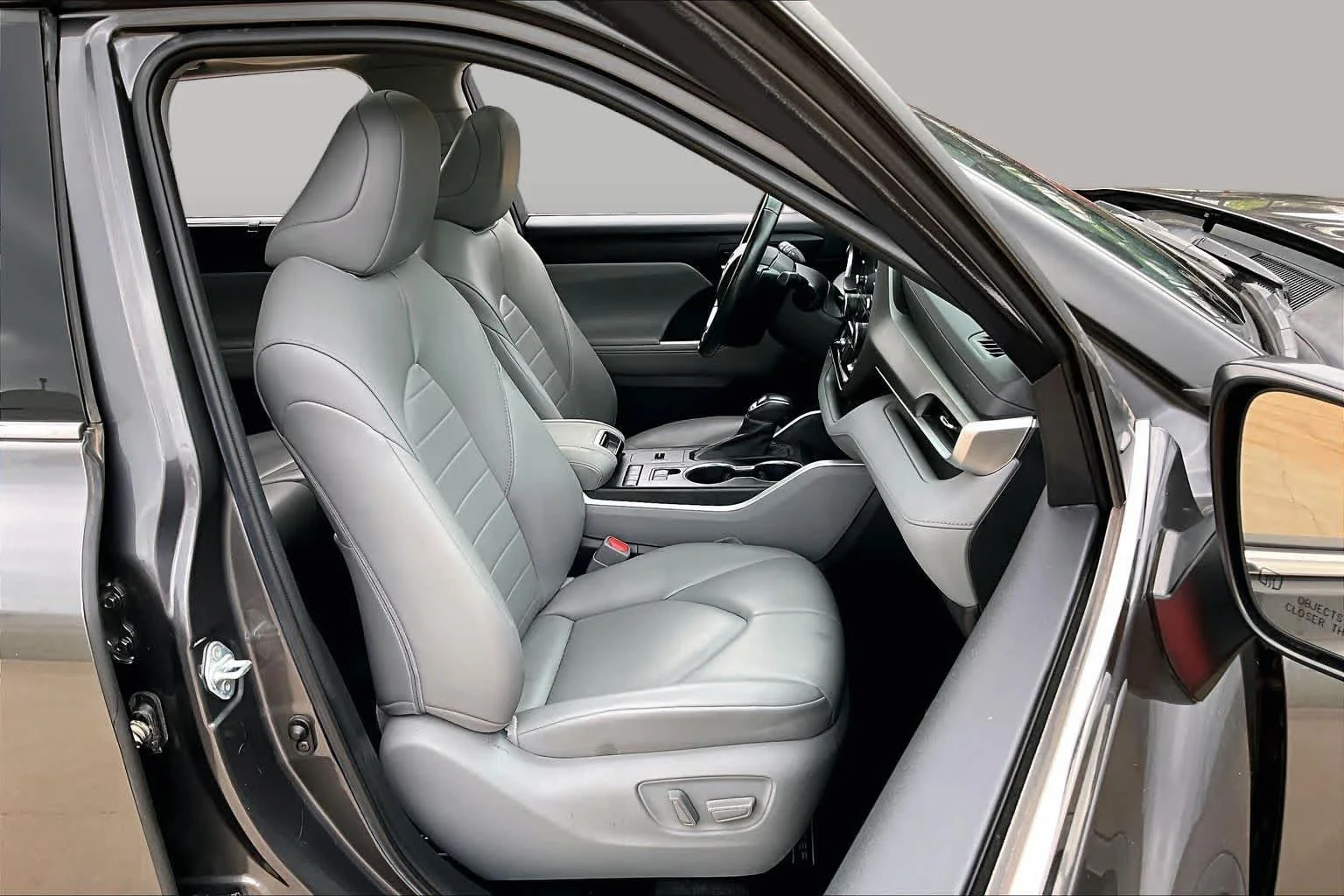 Used 2021 Magnetic Gray Metallic Toyota XLE image 9