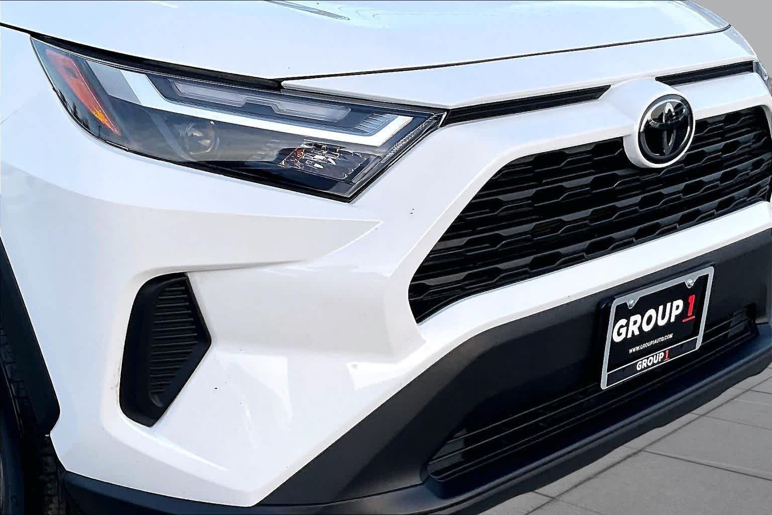 Used 2025 Ice Cap Toyota XLE image 29