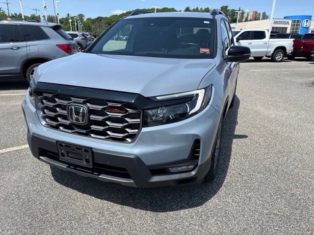 Certified Used 2024 Sonic Gray Pearl Honda TrailSport image 5