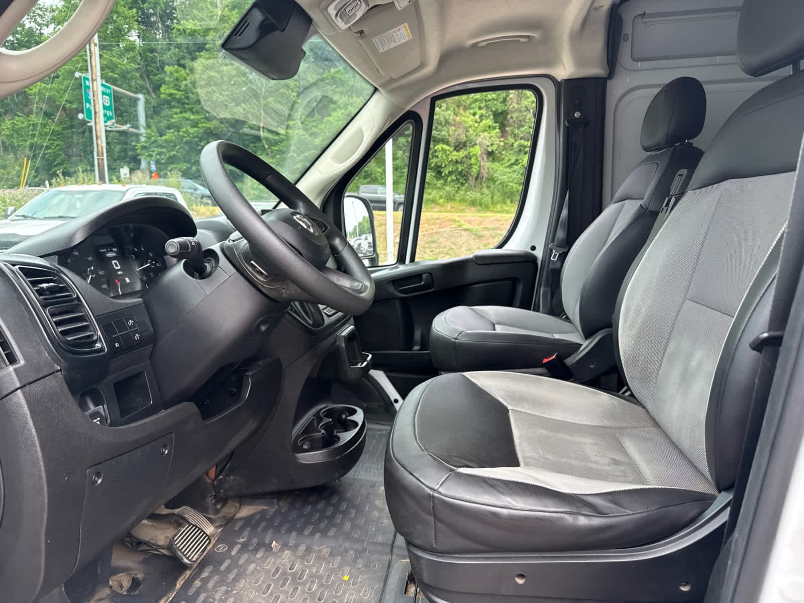 Used 2024 Whi/white Ram Tradesman image 8