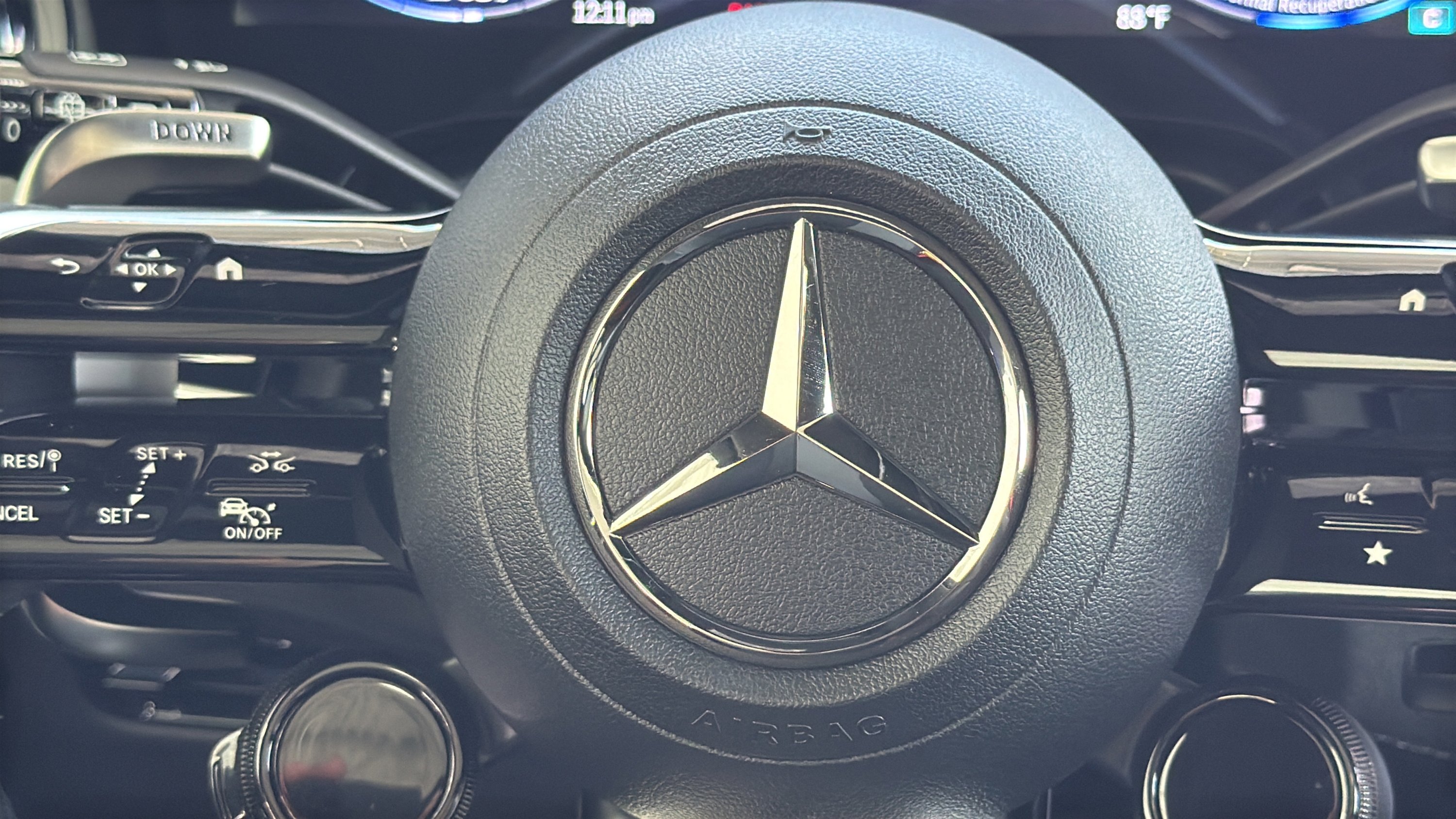 Certified Used 2026 MANUFAKTUR Moonlight White Metallic Mercedes-Benz AMG® EQE image 31