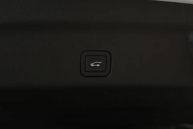 2026 Cadillac Escalade V-Series - Photo 40