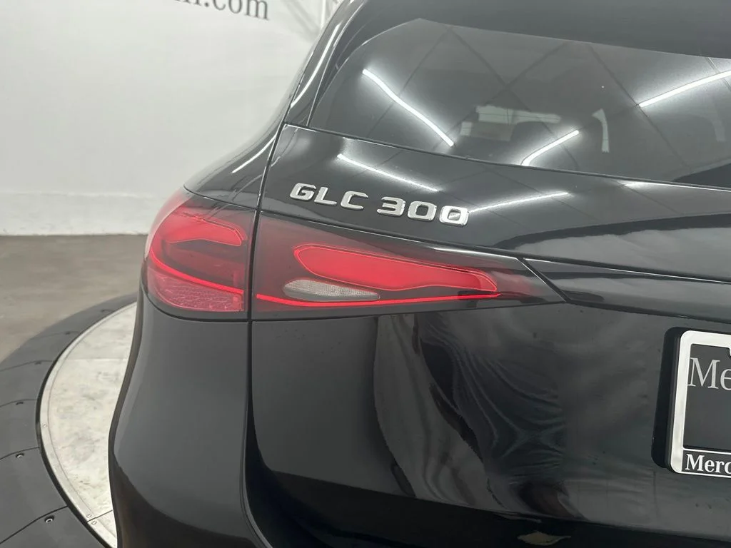 New 2026 Black Mercedes-Benz GLC 300 image 11