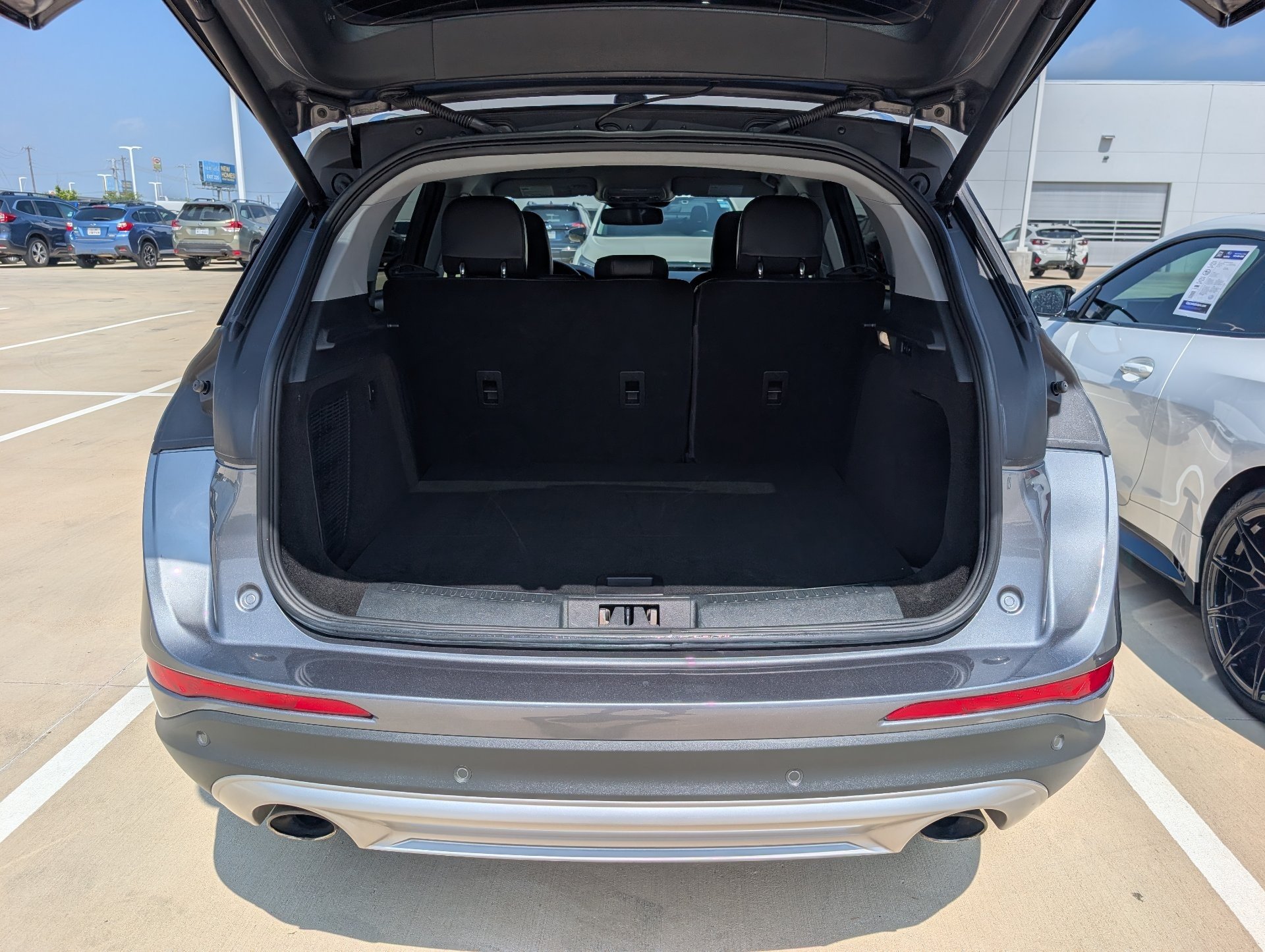 Used 2021 Gray Lincoln Standard image 27