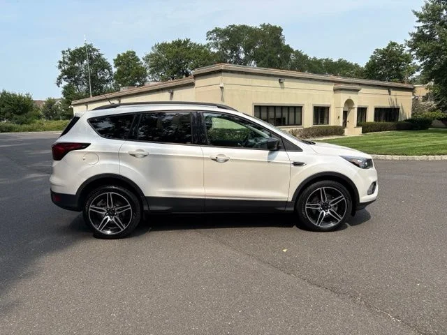 Used 2019 White Platinum Clearcoat Metallic Ford SEL image 7