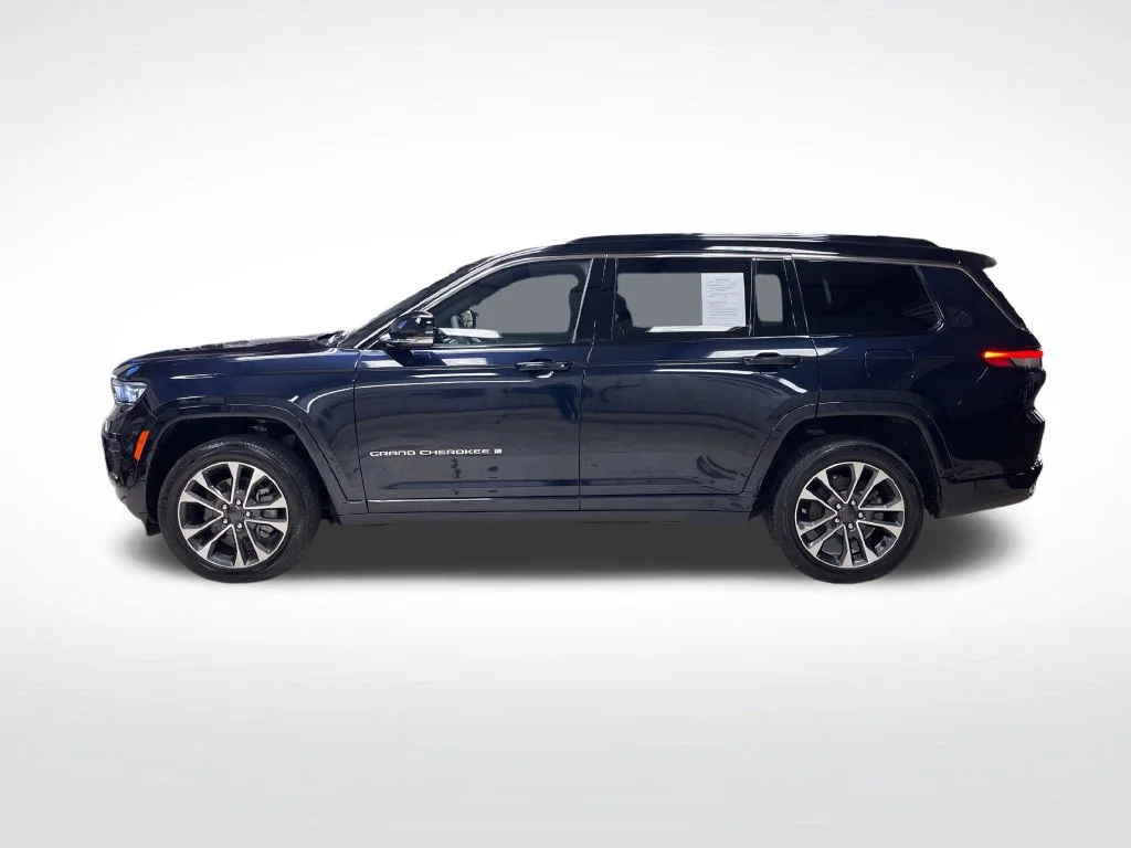 Certified Used 2024 Black Jeep Overland image 2