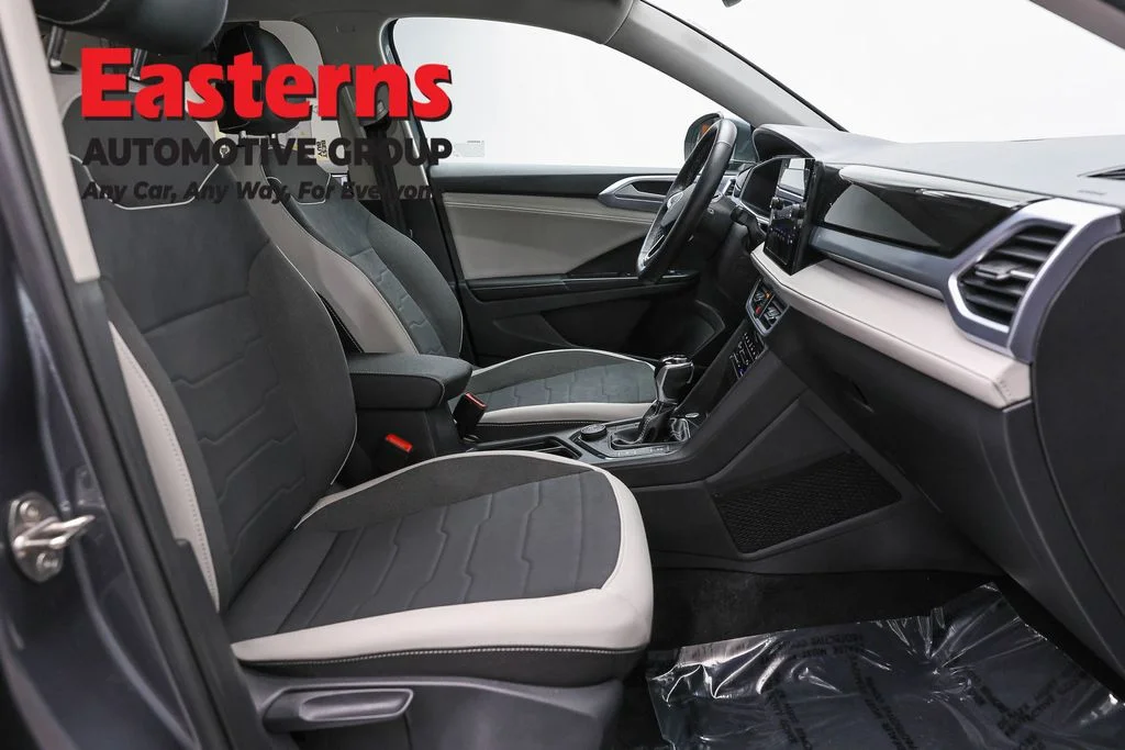 Used 2025 Gray Volkswagen 1.5T SE image 24