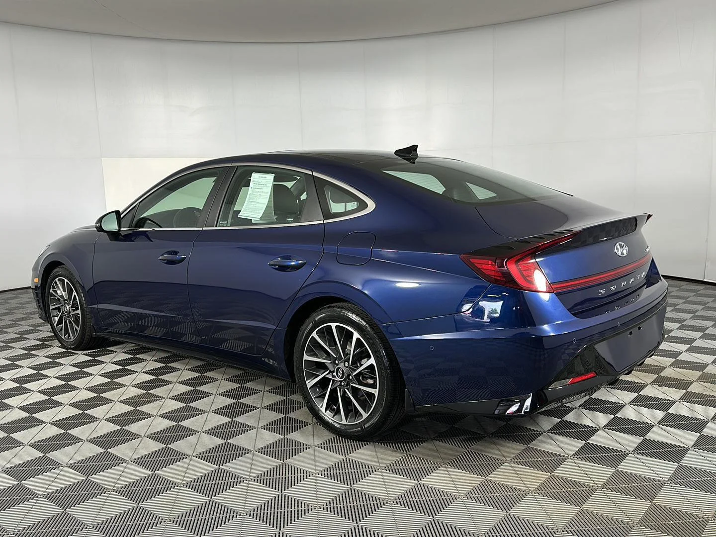 Used 2021 Stormy Sea Hyundai Limited image 21