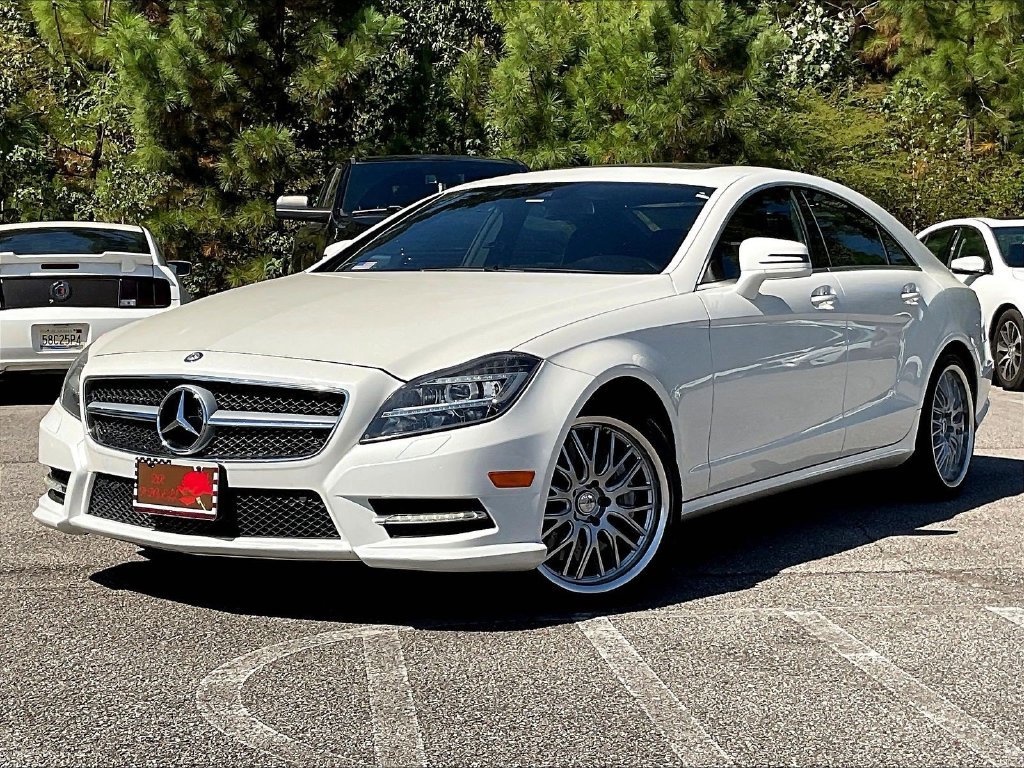 Used 2013 Diamond White Metallic Mercedes-Benz CLS 550 image 2