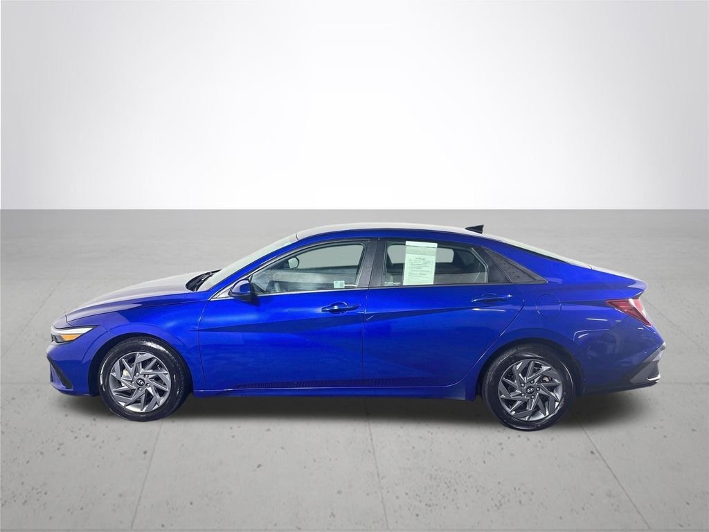 Used 2024 Intense Blue Hyundai SEL image 9