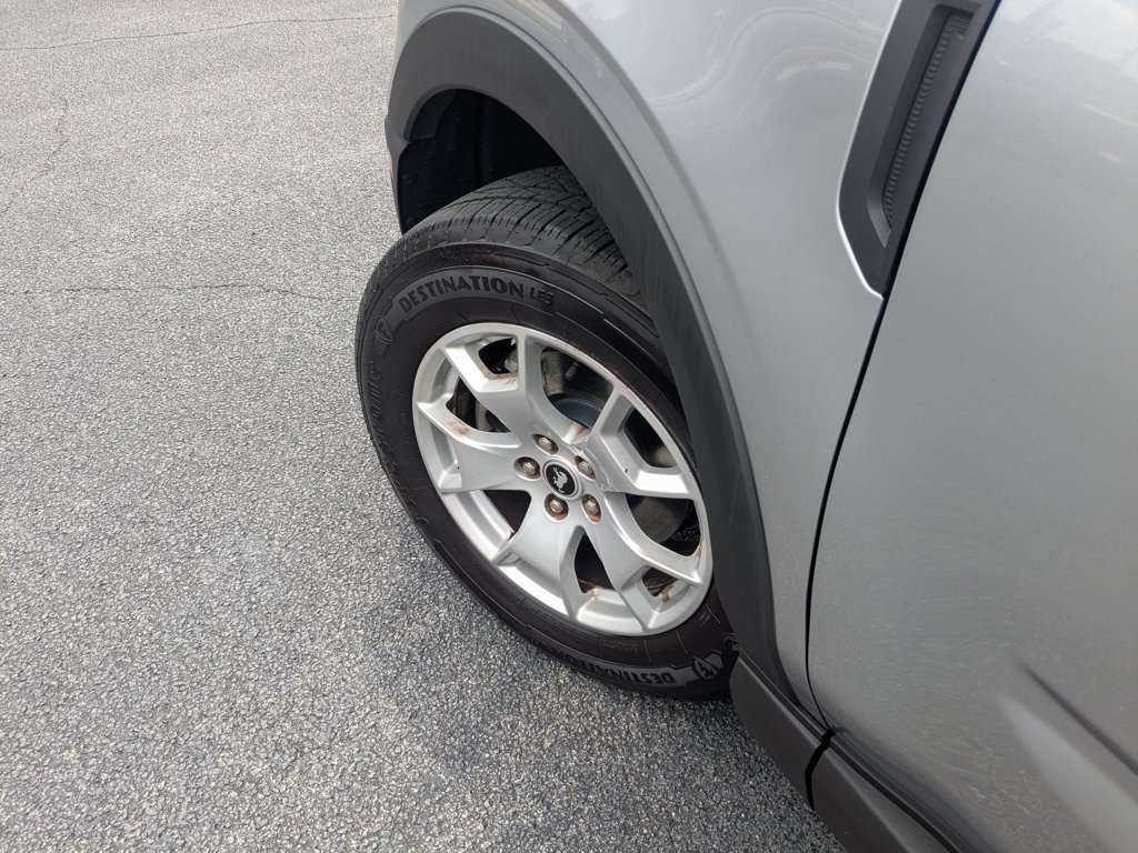 Used 2021  Ford Base image 9