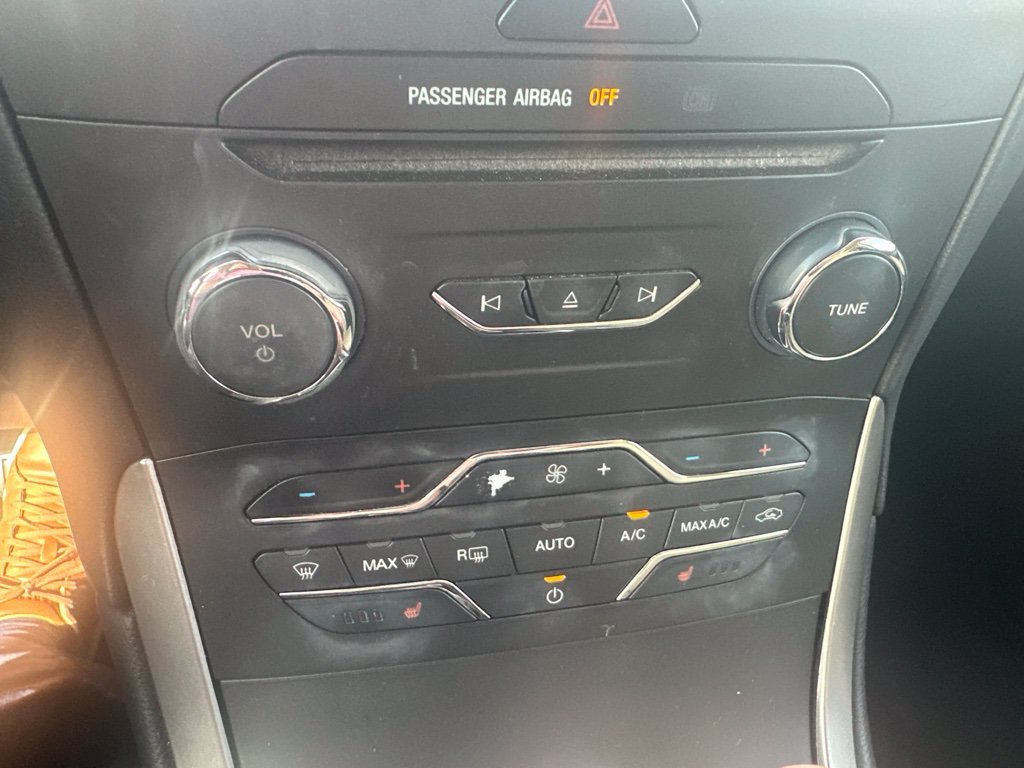 Used 2018 Red Ford SEL image 18