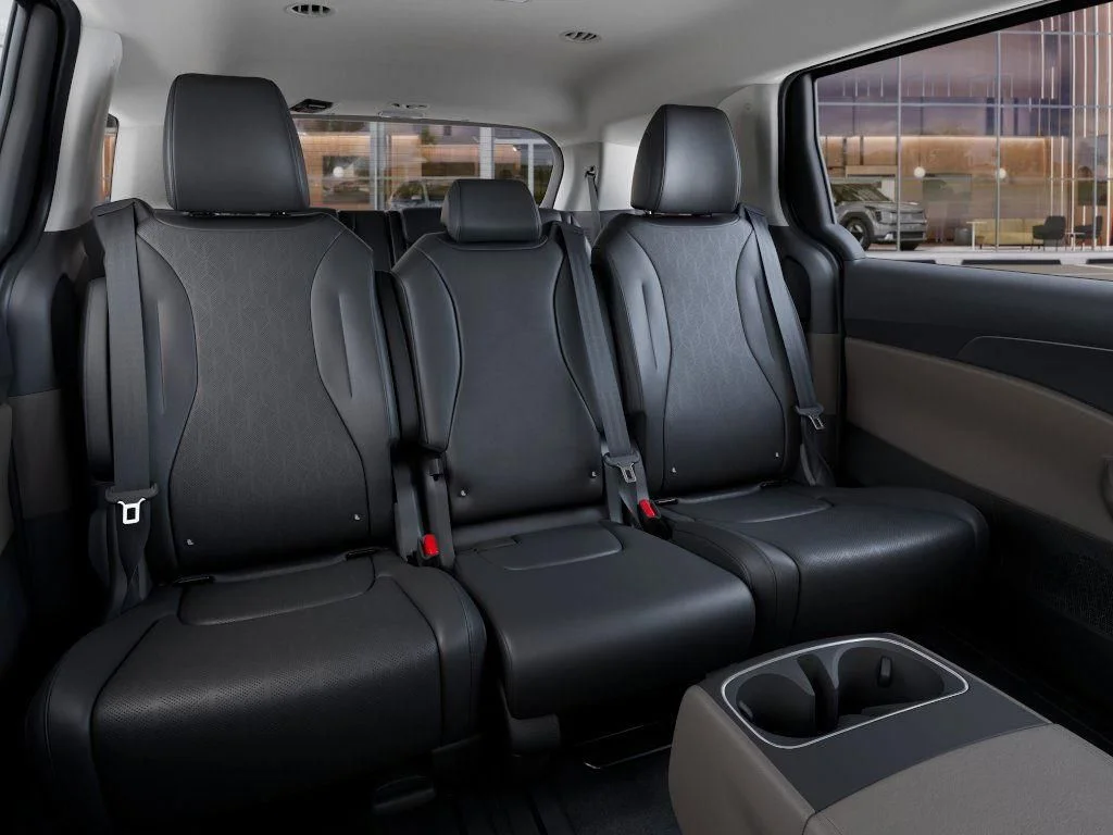 2025 Kia Carnival LXS - Photo 16