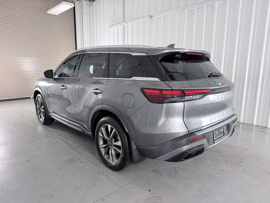 Certified Used 2023 Gray INFINITI LUXE image 7