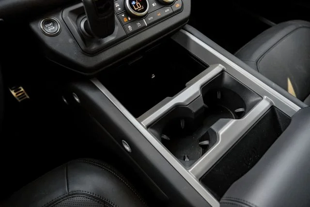 2025 Land Rover Defender V8 - Photo 31