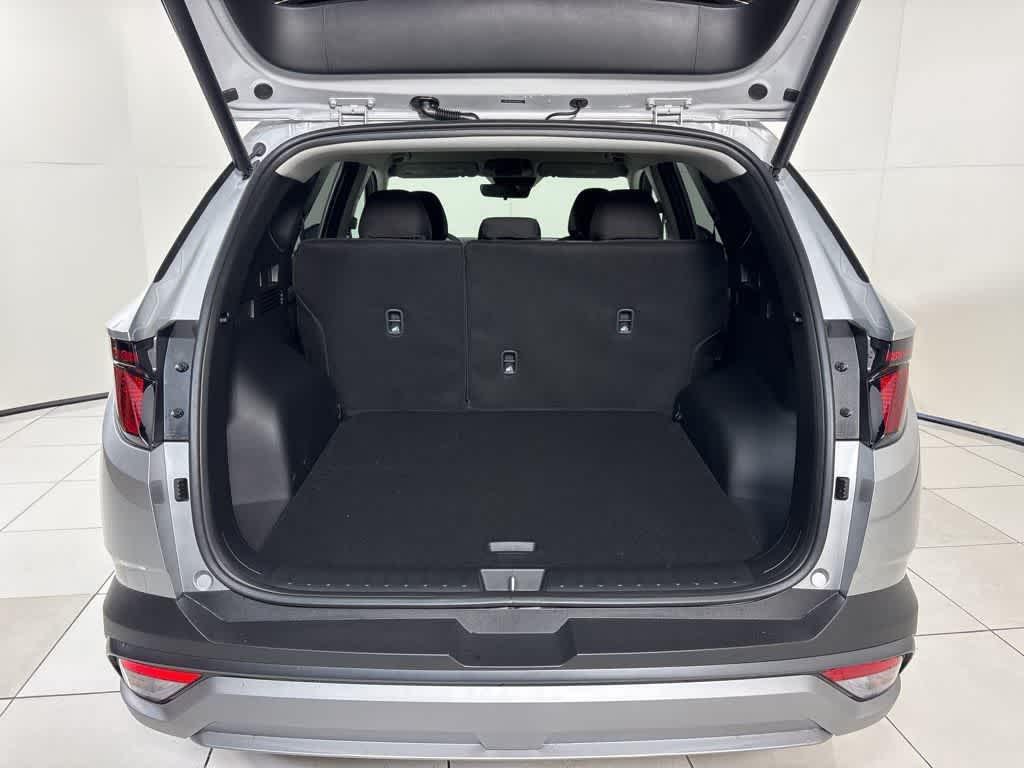 New 2026 Shimmering Silver Hyundai SEL FWD image 23
