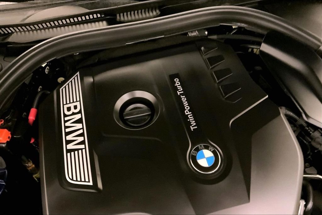 Used 2019 Mediterranean Blue Metallic BMW  image 31