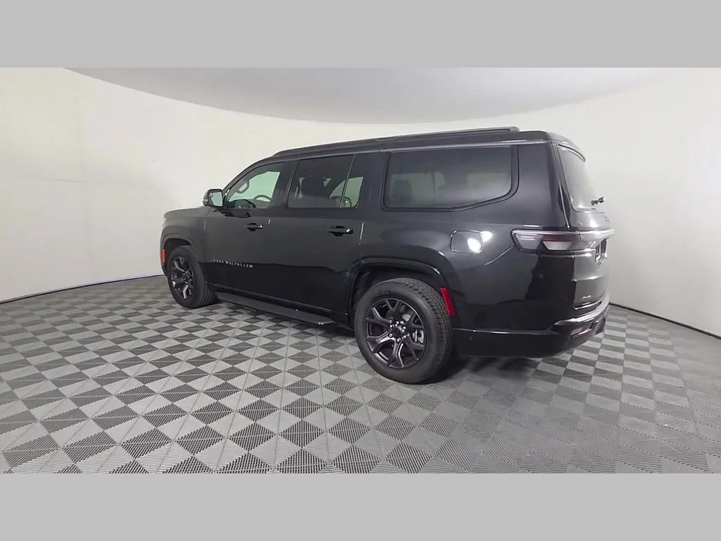 New 2026 High Gloss Black Exterior Paint Jeep Limited Altitude image 32