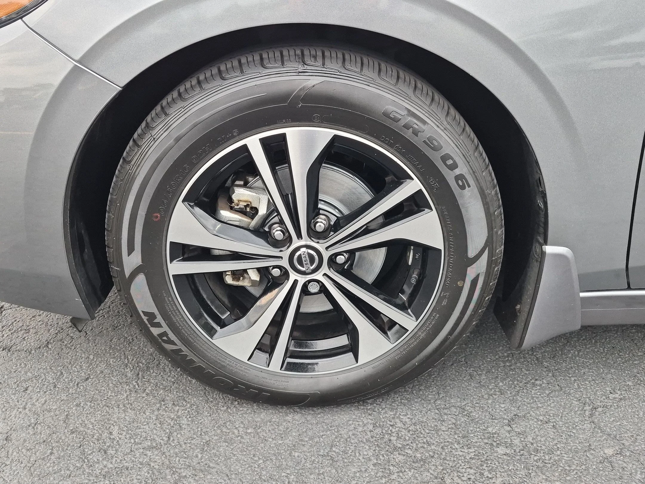 Used 2023 Gun Metallic Nissan SV image 9