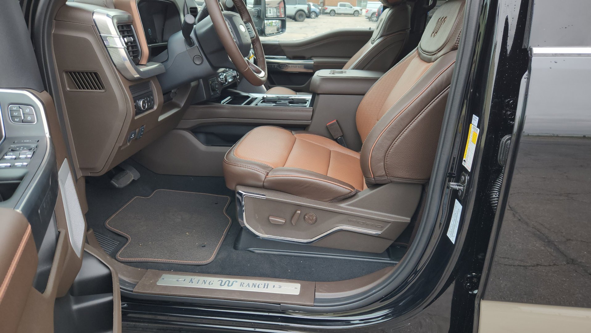 New 2026 Agate Black Metallic Ford King Ranch image 24
