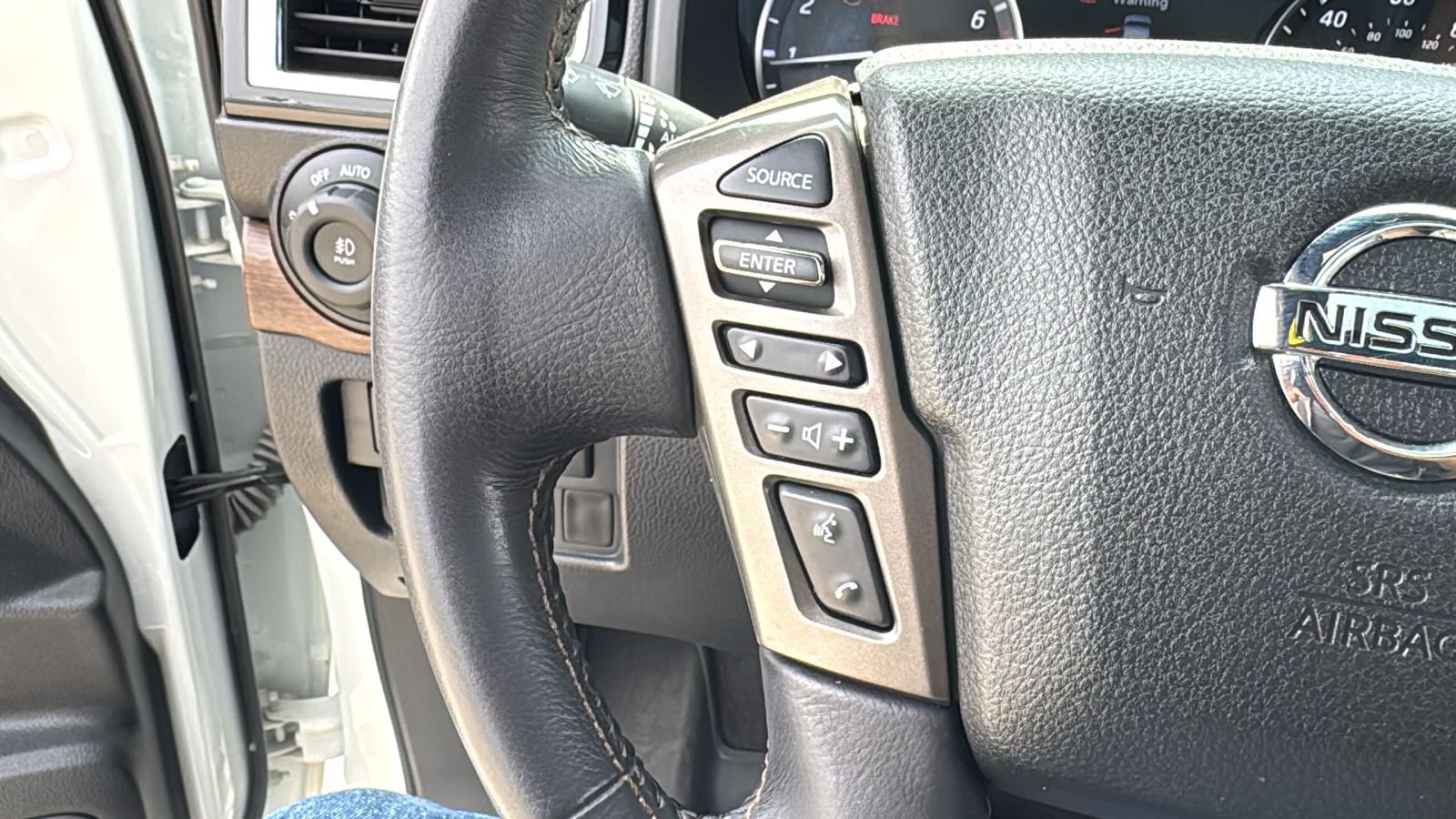Used 2022 White Nissan Platinum Reserve image 27