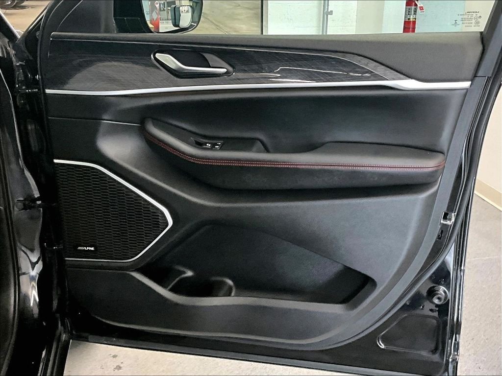 Used 2022 Black Jeep Trailhawk image 12