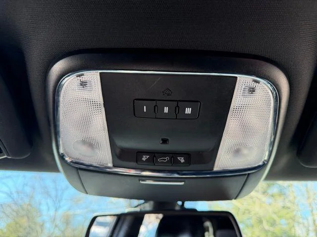 Used 2015 Silver Jeep Limited image 25