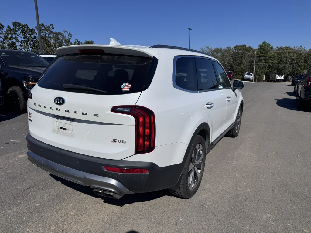 Used 2020 Snow White Pearl Kia S image 5