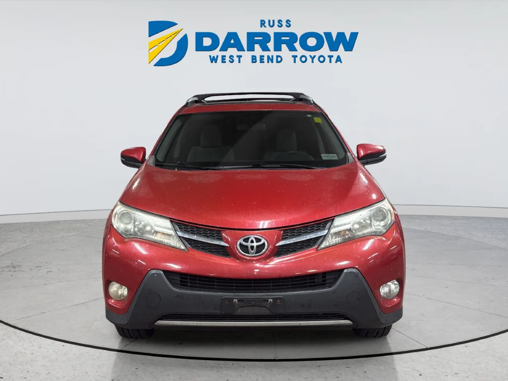 Used 2015 Red Toyota XLE image 8