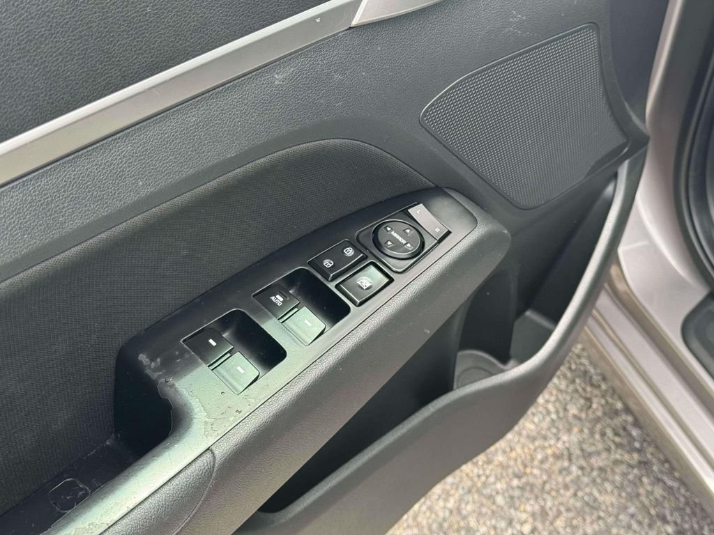 2020 Hyundai Elantra Value Edition - Photo 15