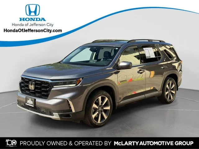 2025 Honda Pilot Touring AWD's photo