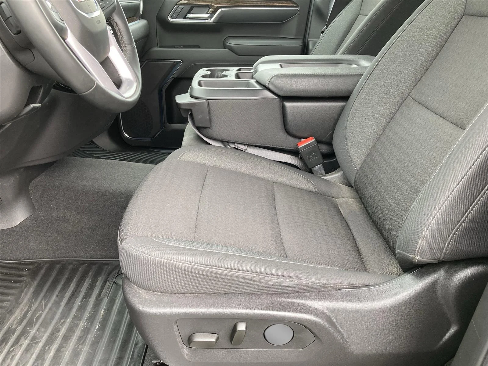 New 2026 Sterling Metallic GMC Elevation image 15