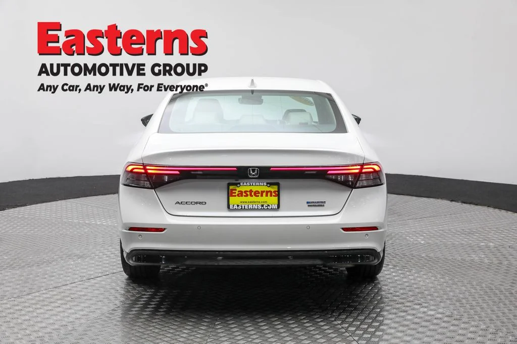 Used 2024 White Honda Touring image 6