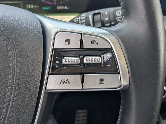 Used 2024 Silver Kia SX image 27