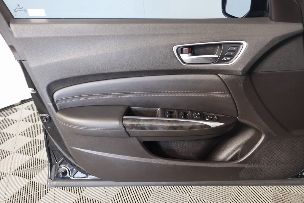 2018 Acura TLX Base - Photo 25