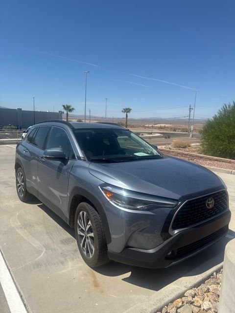 Certified Used 2022  Toyota XLE image 2