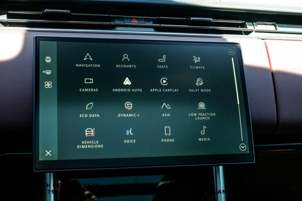 New 2026 Santorini Black Metallic Land Rover SE image 34