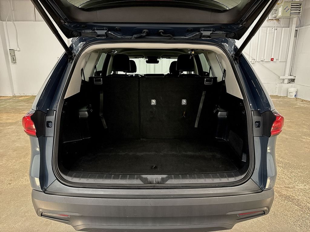 Used 2025 White Toyota XLE image 17