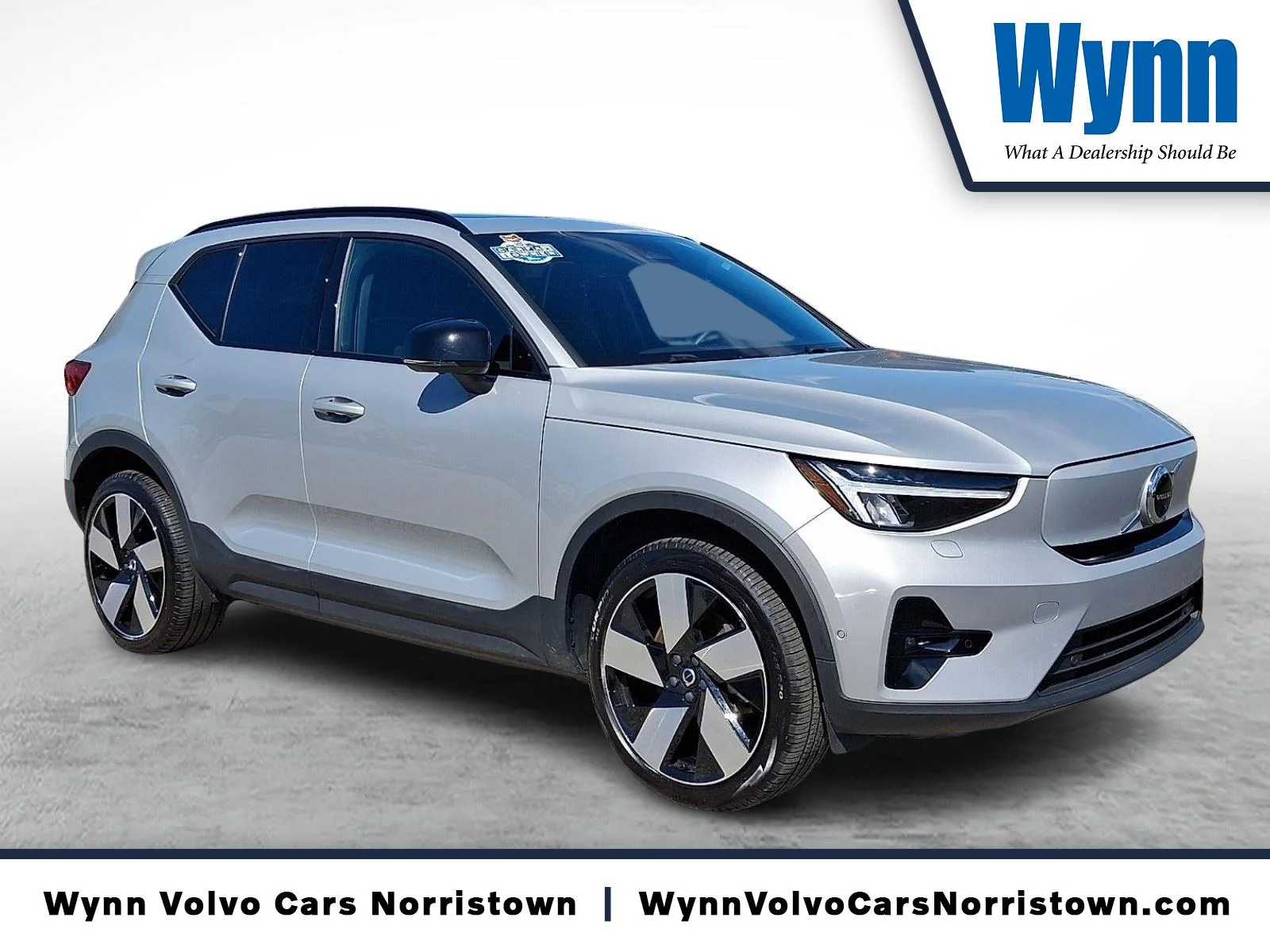 2023 Volvo XC40